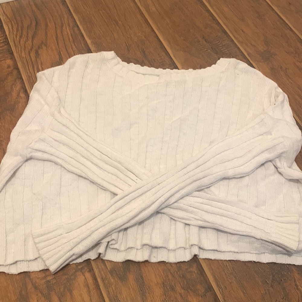 white hollister sweater | worn